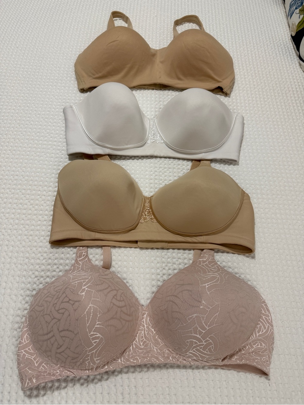 Vanity Fair 4-Pack Smooth & Lace Bras in Beige, White, Nude and Blush